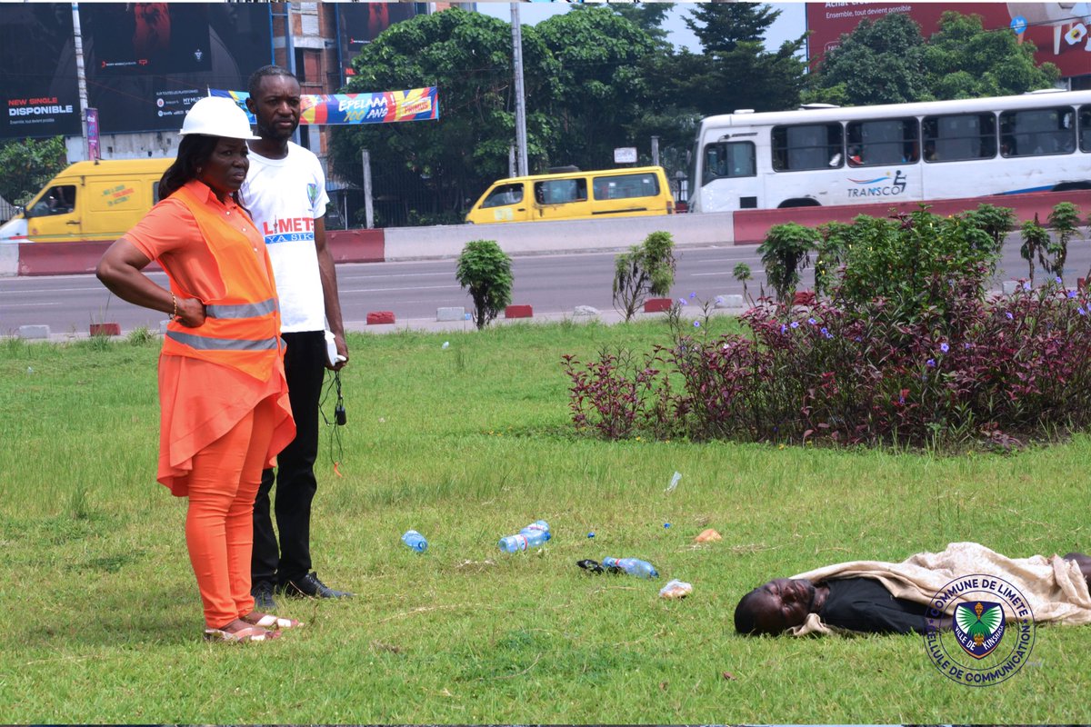 Commune de LIMETE (@communedelimete) on Twitter photo Limete.20l05l23: Après le Salongo à la 2è rue, la gardienne de Limete <a href="/AlambaNathalie/">Nathalie Alamba</a> a fait la ronde dans les sites où le Vice-gouv <a href="/MulumbaGecoco/">Gecoco Mulumba</a> a laissé les instructions pour s'assurer du respect de l'ordre de sa hiérarchie. Elle a chuté à la 15e rue pour sauver une vie ! Limete.20l05l23: Après le Salongo à la 2è rue, la gardienne de Limete <a href="/AlambaNathalie/">Nathalie Alamba</a> a fait la ronde dans les sites où le Vice-gouv <a href="/MulumbaGecoco/">Gecoco Mulumba</a> a laissé les instructions pour s'assurer du respect de l'ordre de sa hiérarchie. Elle a chuté à la 15e rue pour sauver une vie !