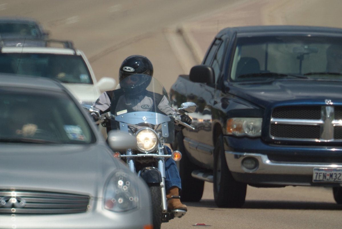 LookLearnLive's tweet photo. #Motorists: Don't assume that motorcycles can stop as quickly as cars. Give them extra room to brake and maneuver. #MSM23 #LookLearnLive https://t.co/AH0ASeM3V0