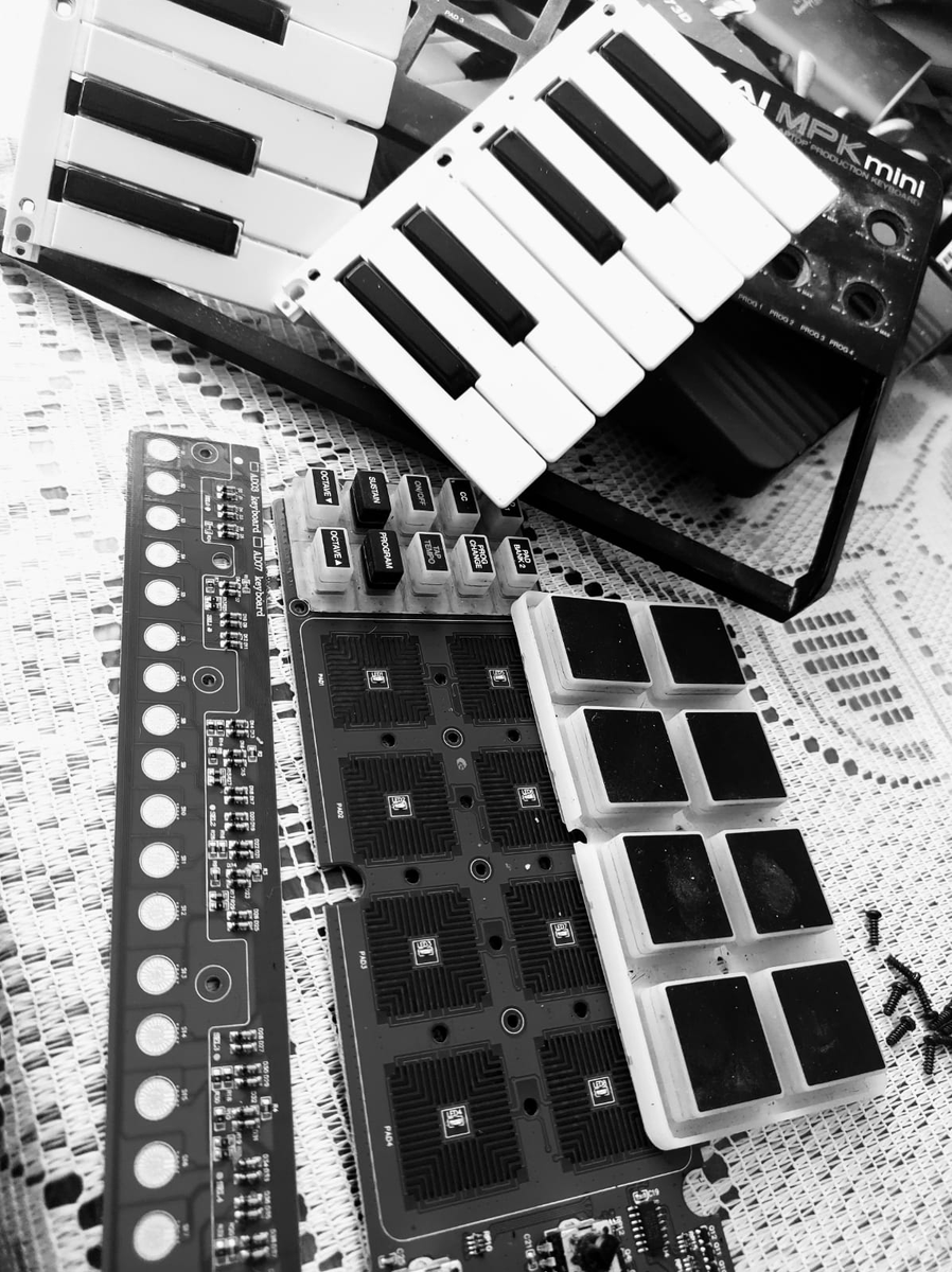 KitchenBhwoy's tweet photo. @BeatStars giving maintenance to the akai https://t.co/AfeVXMWWCR