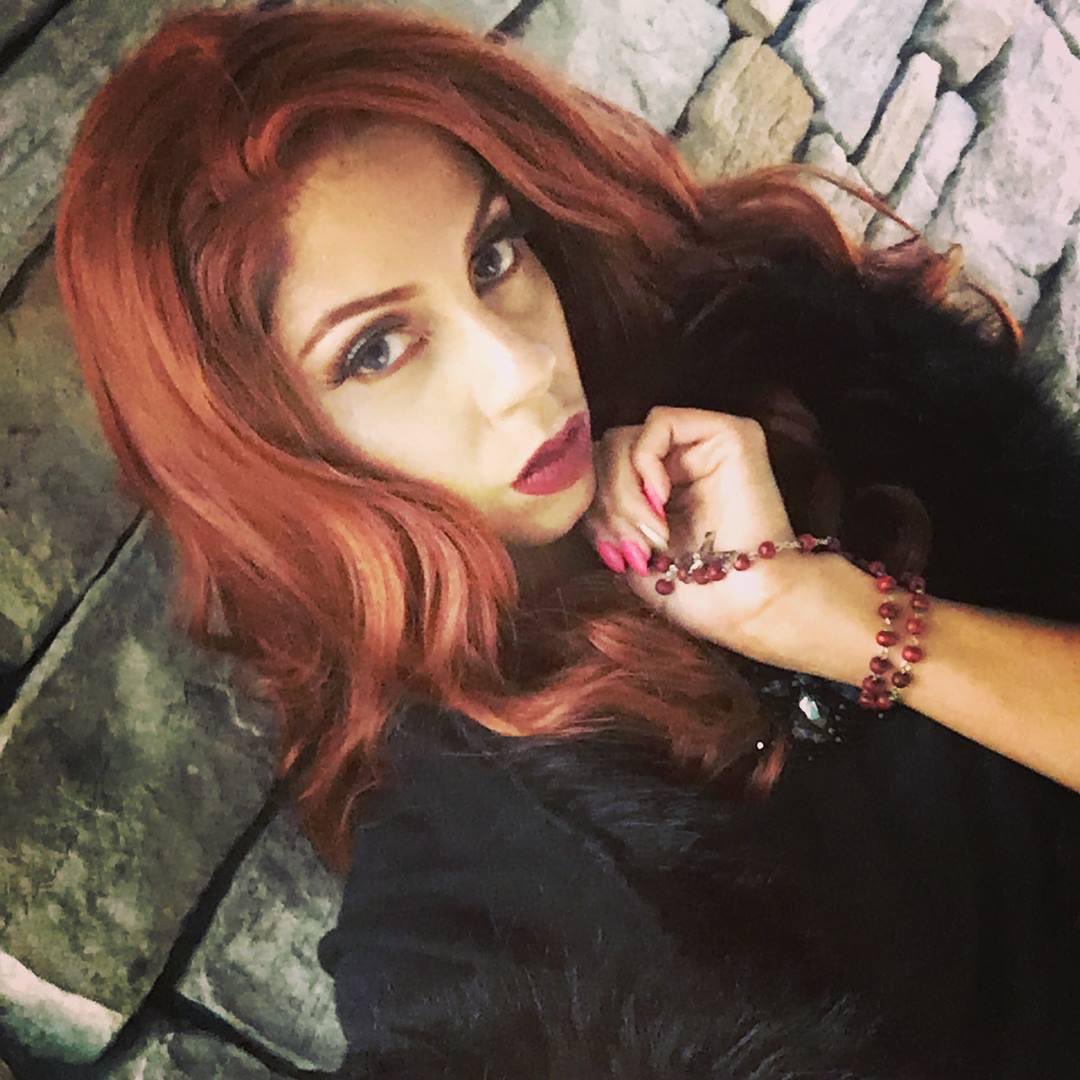 Cyndancer's tweet photo. Found this old gem of one of my first Lasombras I larped as Lucretia Borgia! I loved this character she rose up through the shows and eventually became Prince after a very interesting twist! I love me some vampire! #Vampirethemasquerade #lasombra #shadequeen #latina https://t.co/B10zRuWZQg