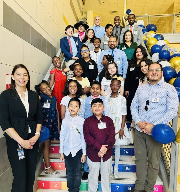 emontoyamo's tweet photo. Incredibly proud of our students and grateful for our community leaders that participated in this year’s Amazing Shake Competition @GWTruett. ❤️🎉🐯
@PrincipalBernal 
@DanforDISD @ACEDallasISD @TeamDallasISD 
@MrMRobotics 
#RonClarkAcademy
#TruettAmazingShake https://t.co/8PwJyUmCRd