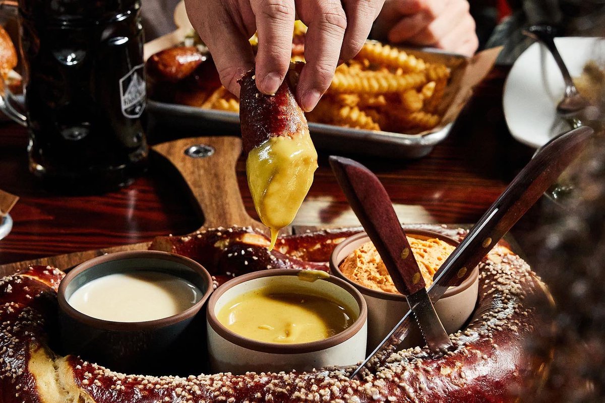 It’s almost time to celebrate the graduates!  Have you made your reservations yet?  June is filling up fast, book your table today!  rheinhausseattle.com/reservations-l…