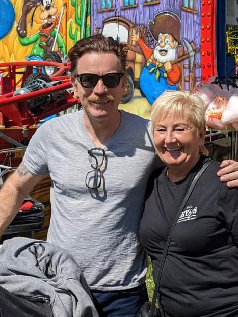 Guess who the CHYPS cast and director Sally bumped into at the Alderley Edge May Fair this morning! Ewan McGregor! @alderleymayfair #AlderleyEdge #Wilmslow #Cheshire #Handforth #Macclesfield #Poynton #Cheadle #Bramhall #Stockport #HealdGreen #Altrincham #Knutsford #Chelford