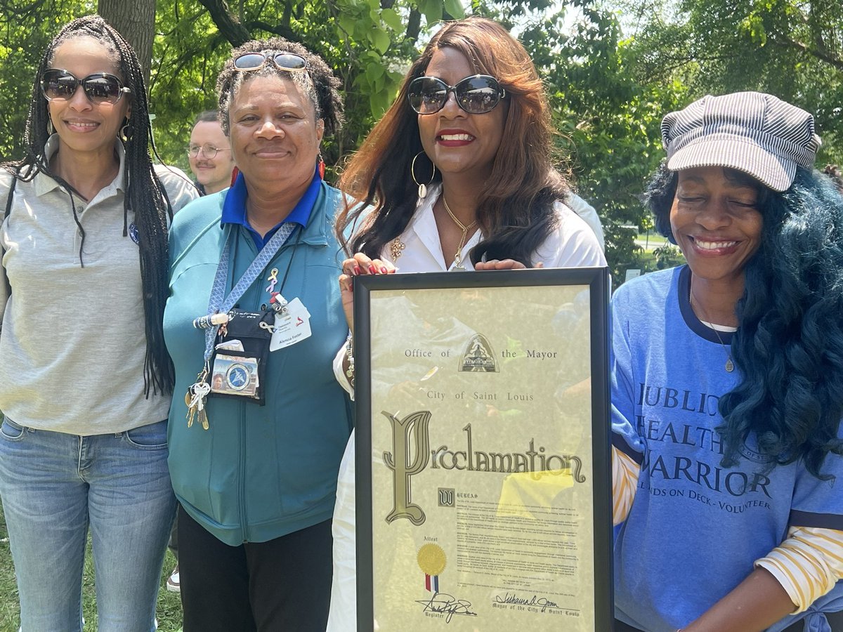 HeatUpSTL's tweet photo. It’s all about partnerships, working together for a better STL region. So @CityofSTLDOH @stltreasurer @spire_energy @SLATE_MCC @STLFireDept @SLMPD @CARESTL1 and https://t.co/IlyHtyGiTm, plus. Thank you @saintlouismayor for visiting Benton Park. https://t.co/Qs4L0AJUIt