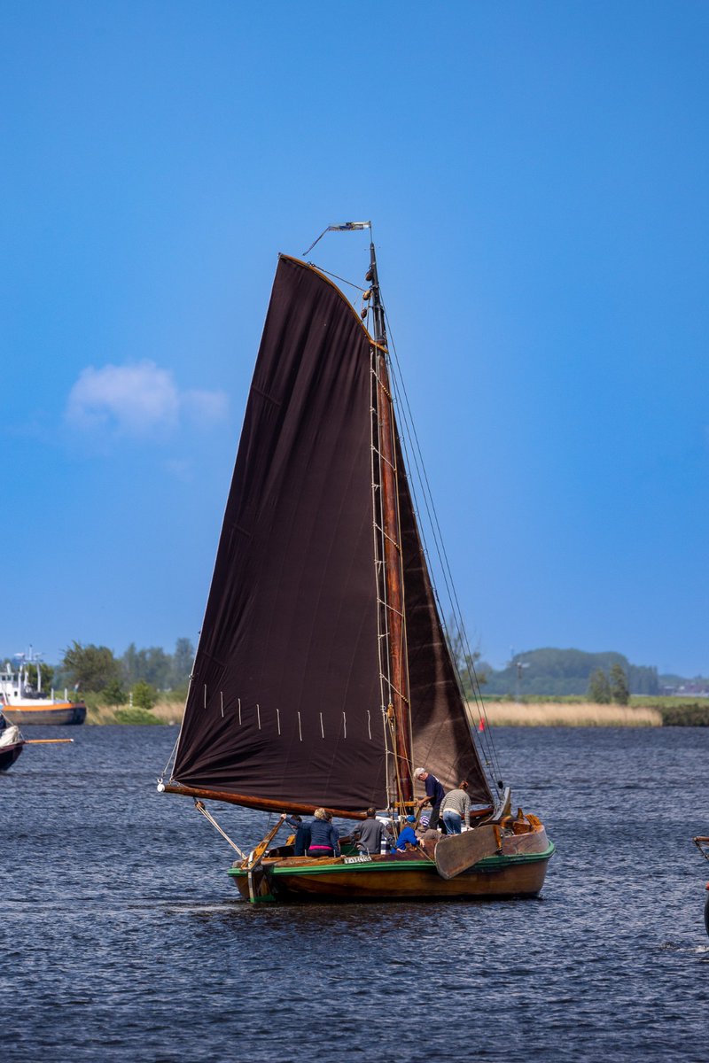 LooijengoedWim's tweet photo. Bunschoten Eemmeer #botters
Wedstrijdje waterlopers. https://t.co/marFOD2Zux