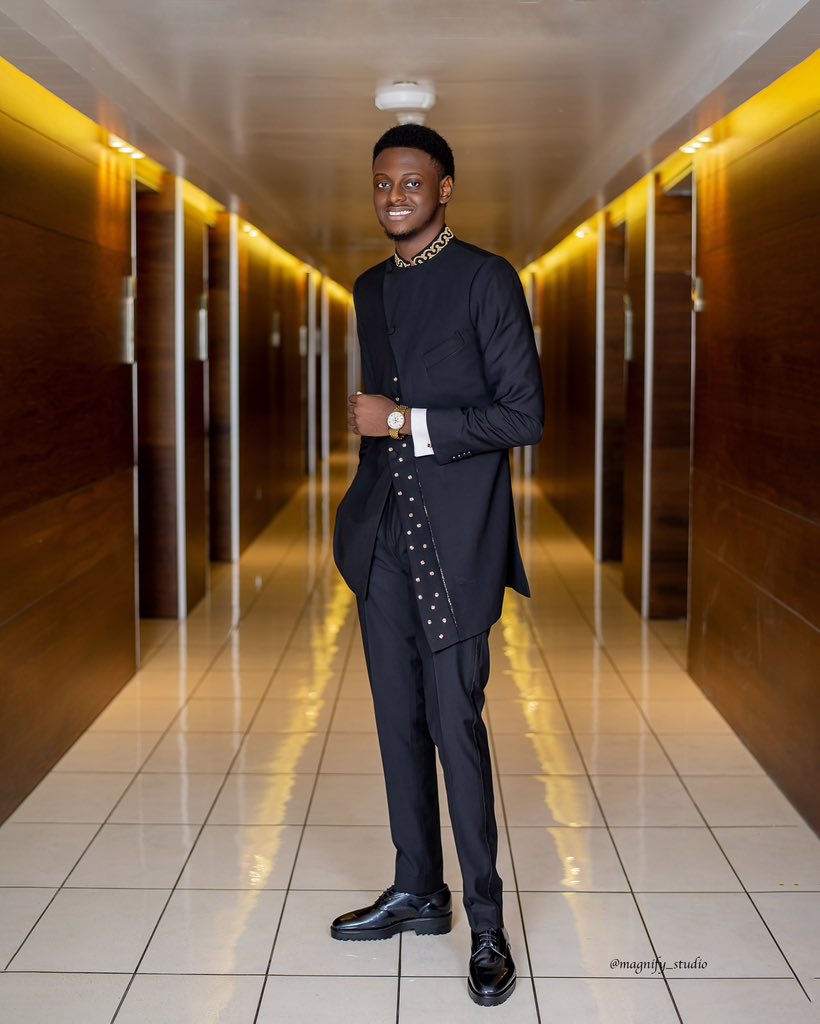 Happy AMVCA season everyone🤩

This is what a two time nominee in a row looks like😅🔥I feel good, I look good, God is good to me🙌🏽🕺🏽

#AMVCA9
#Grateful 🙏🏽
#BestOnlineContentCreator

Outfit designed by: @joeldim 
🥾: <a href="/Nineteenthshoes/">nineteenth shoes</a> 
📸: <a href="/magnifystudio/">Micheal Morgan</a>