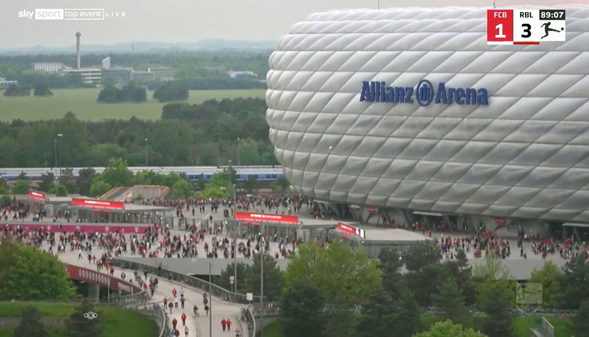 Sechs Minuten vor Spielende. #FCBRBL #FCBayern