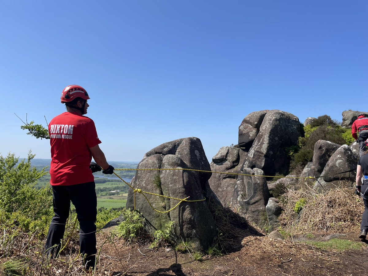 Buxton_MRT's tweet image. Did you spot the team this morning at Hen Cloud? 

It was the team’s crag training day where we were practising a range of rope rescue techniques on the crags in the woods.