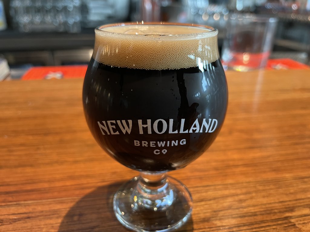 MichiganGonzo's tweet photo. Dragon’s Milk from @newhollandbrew and La Roja from @jollypumpkin What a great day! I’m on the Westside! #puremichigan #mibeer #behindthemitten https://t.co/M6lyYDbt4X