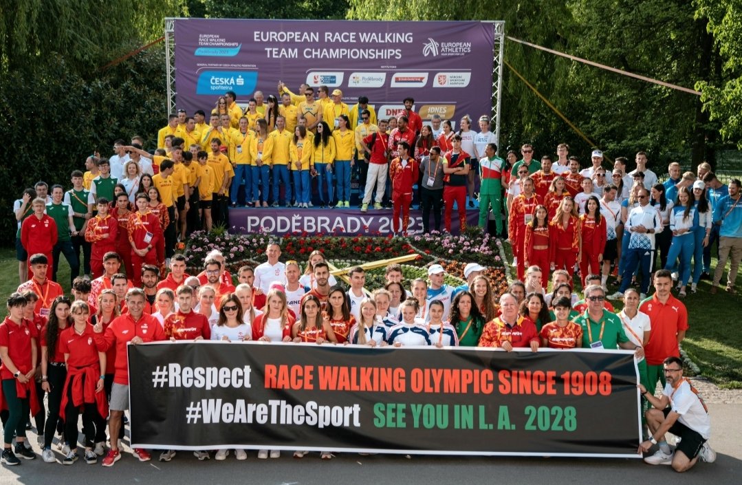 sabiowalk's tweet image. No es una foto cualquiera. Son l@s mejores marchadoras y marchadores de Europa pidiendo respeto por una disciplina histórica. Próximamente se unirá el resto del mundo 🌎
Nos vemos en los Ángeles'28 💪
#respec  #racewalking