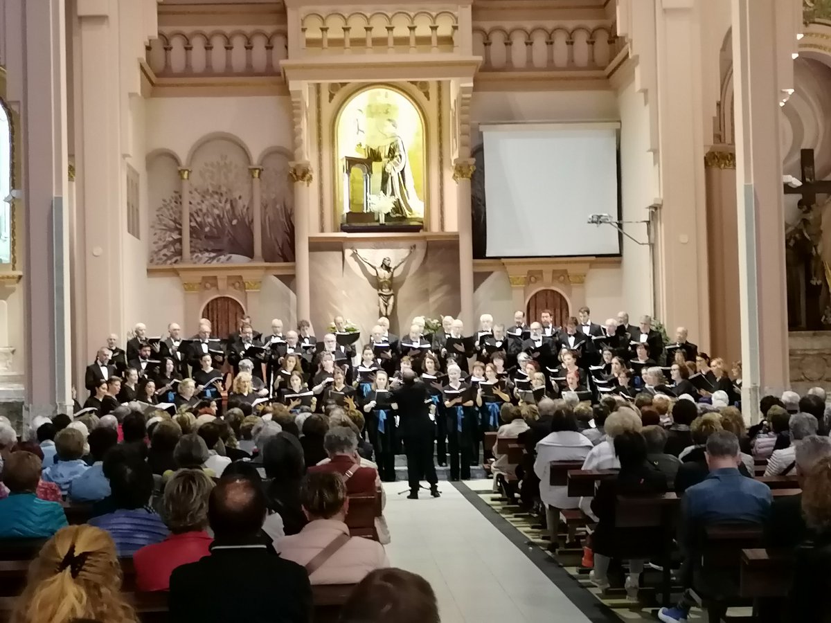 coralsanantonio's tweet photo. Segundo concierto de la @sdadcoralbilbao dentro del ciclo Korala Gertutik que organiza el @bilbao_udala en esta ocasión en Iralabarri. https://t.co/2GdTlHp7uN
