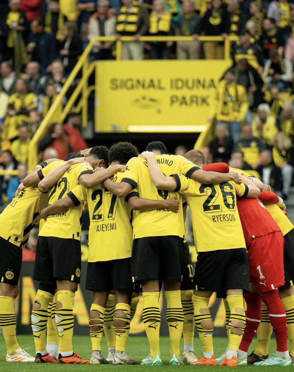 ¡¡OFICIAL!! ¡¡ÚLTIMA HORA!! Bayern Munich perdió en casa contra el RB Leipzig. En estos momentos, el Borussia Dortmund vuelve a depender de sí mismo para ser CAMPEÓN DE LA BUNDESLIGA. Sí, BVB puede regresar al trono de Alemania tras 11 años de sequía. SE PRENDIÓ TODO.