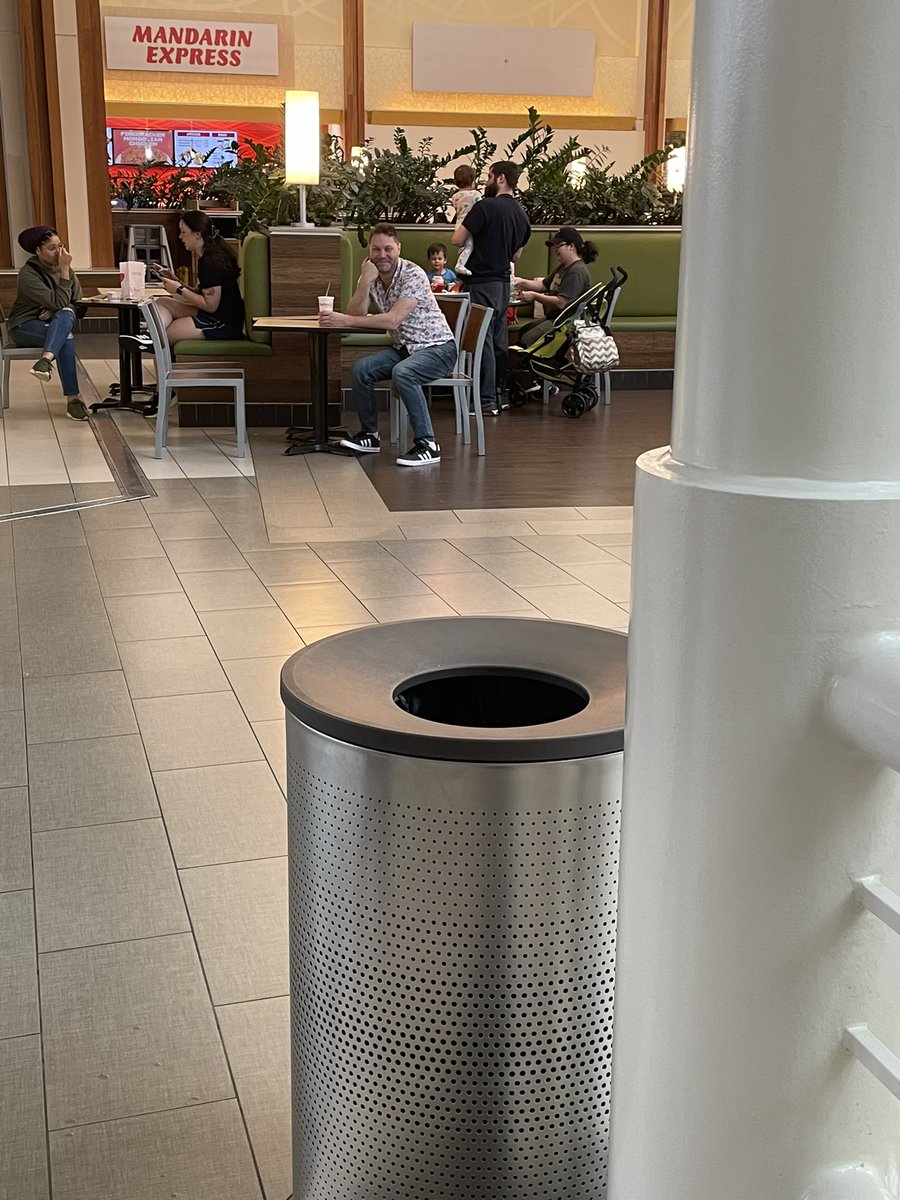 skaterdood76's tweet image. I went full 100% Cringe Nerd and got my picture at the Georgia North Point mall in the place they filmed #MCU #CovenOfChaos #Agetha