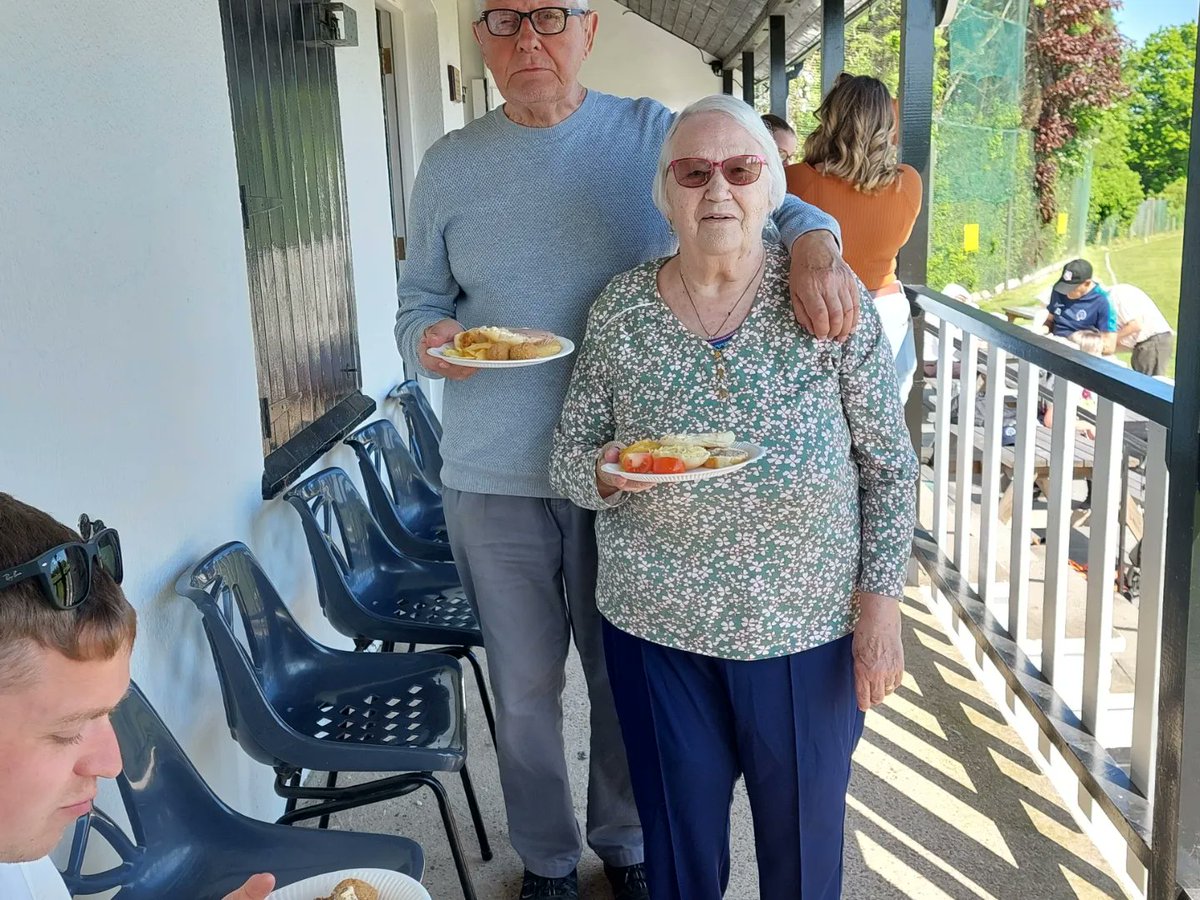 foxy5794's tweet photo. Brill day today ! I did a traditional tea for the players , visiting ex-players &amp; spectators- it went down extremely well 🥳 Quality time spent with Jack,  Mum n Dad,  my lovely brother and Mocha too 😍❤️😍❤️
#cricket #villagecricket #cricketteas https://t.co/kagcm9RTGU