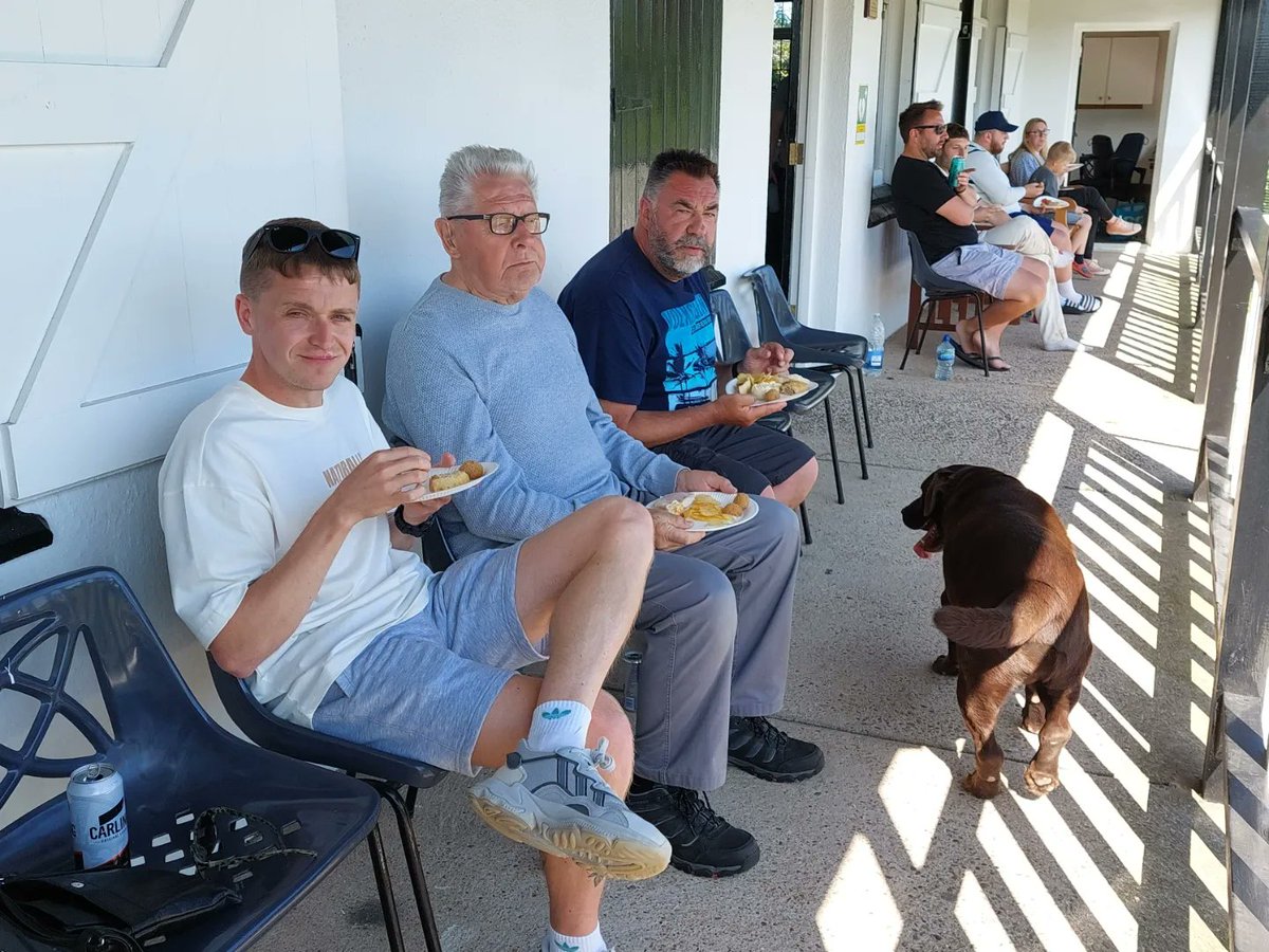 foxy5794's tweet photo. Brill day today ! I did a traditional tea for the players , visiting ex-players &amp; spectators- it went down extremely well 🥳 Quality time spent with Jack,  Mum n Dad,  my lovely brother and Mocha too 😍❤️😍❤️
#cricket #villagecricket #cricketteas https://t.co/kagcm9RTGU