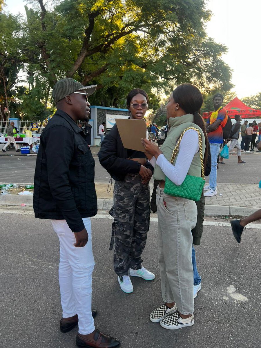 KamogeloFrans's tweet image. We went to loftus stadium not to watch soccer but for a different mandate of recruiting people to join the @EFFSouthAfrica ❤️🖤💚