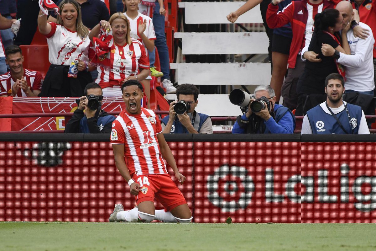 frannUDA's tweet photo. partidazo de TODOS , un último esfuerzo que casi lo tenemos @U_D_Almeria ♥️🤍 https://t.co/z3ZFMjmsTX