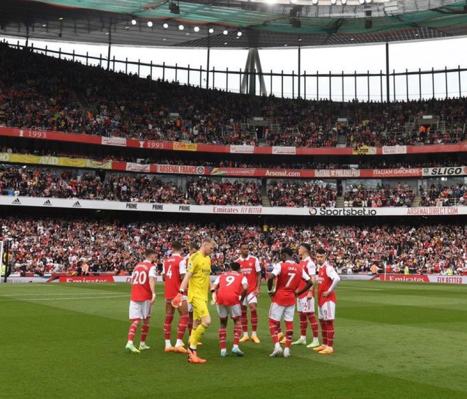 AngloCatholica's tweet photo. The biggest bottlejob in premier league history is officially COMPLETE 

Arsenal Football Club everybody 👏🏻 https://t.co/rMSX98mOkW