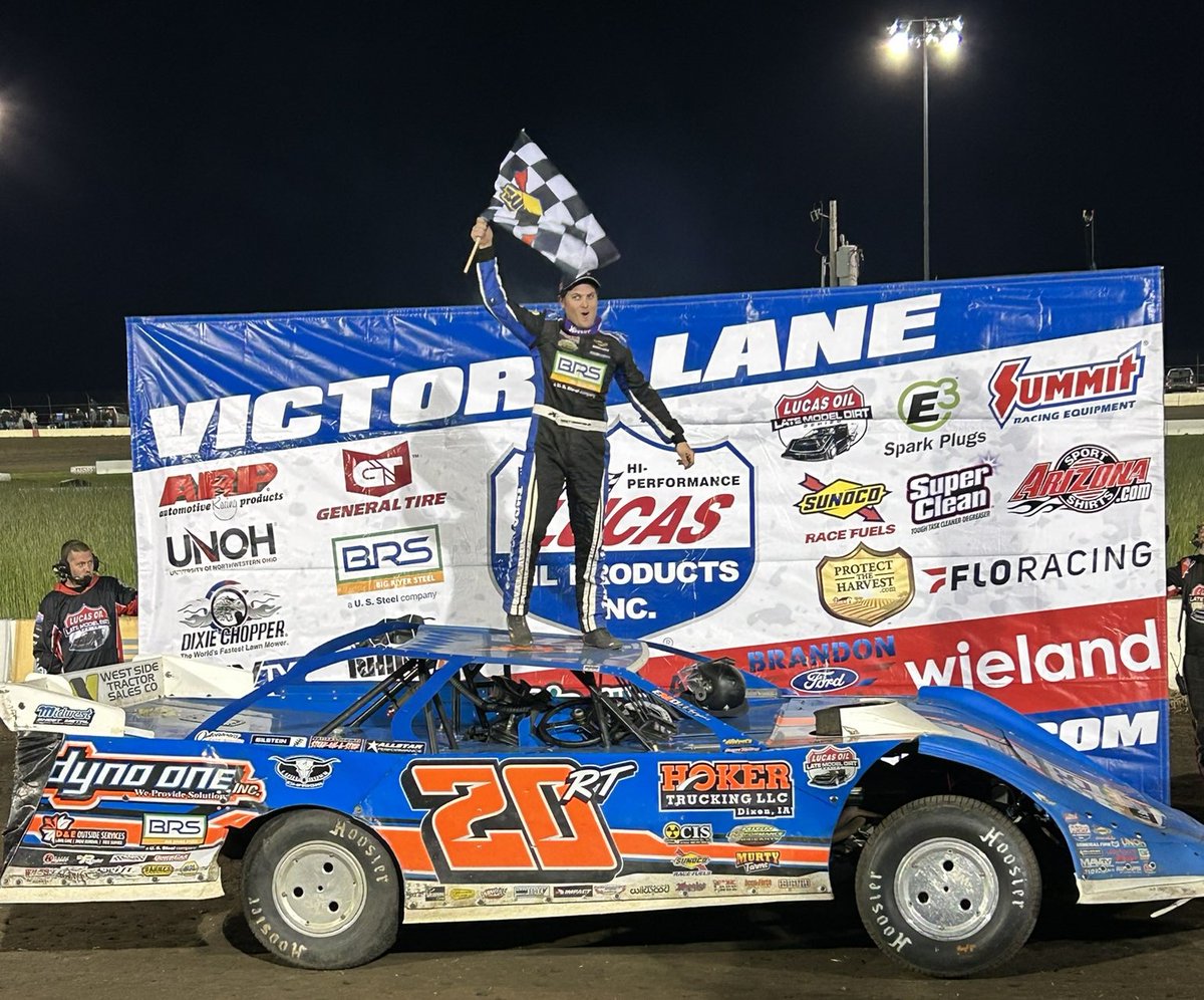 RacingProMedia's tweet photo. Ricky Thornton Jr. scored a perfect night at 300 Raceway as he was the overall fast qualifier, won his heat, and led all but the first ten laps of the Simonโs Trucking โYou Call-We Haulโ 50 main event on Friday night.
#RickyThorntonJr #TimMcCreadie #HudsonONeal #LucasOil #LateModel #Dirt #Iowa #Winner #Racing #300Raceway #YouCallWeHaul50
https://t.co/TptalsIy8m