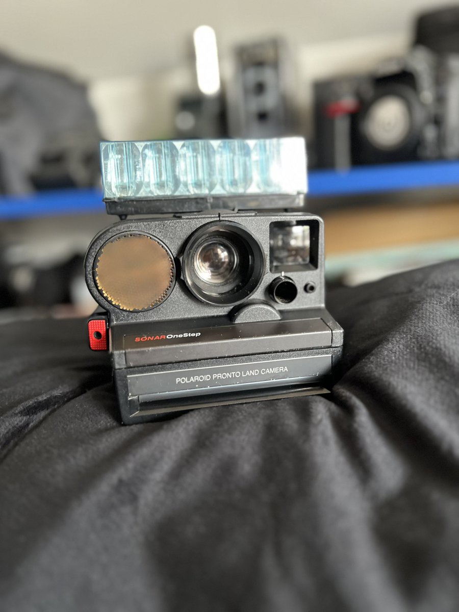 jayradio's tweet image. Adding to the collection, $2 yard sale find. #cameracollection @Polaroid