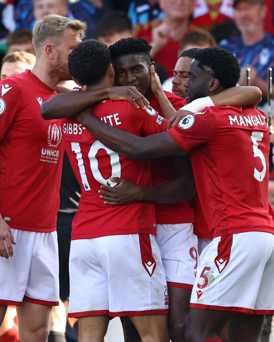idextratime's tweet photo. #EPL
FT : Nottingham 1-0 Arsenal

⚽ Awoniyi 19'

MAN CITY JUARA EPL.. 🏆😭 https://t.co/auxnCvUIaR
