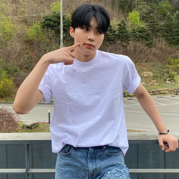 tinyparkgunwook's tweet photo. i’m your boy (the boyz) https://t.co/t0iP0OrfWp