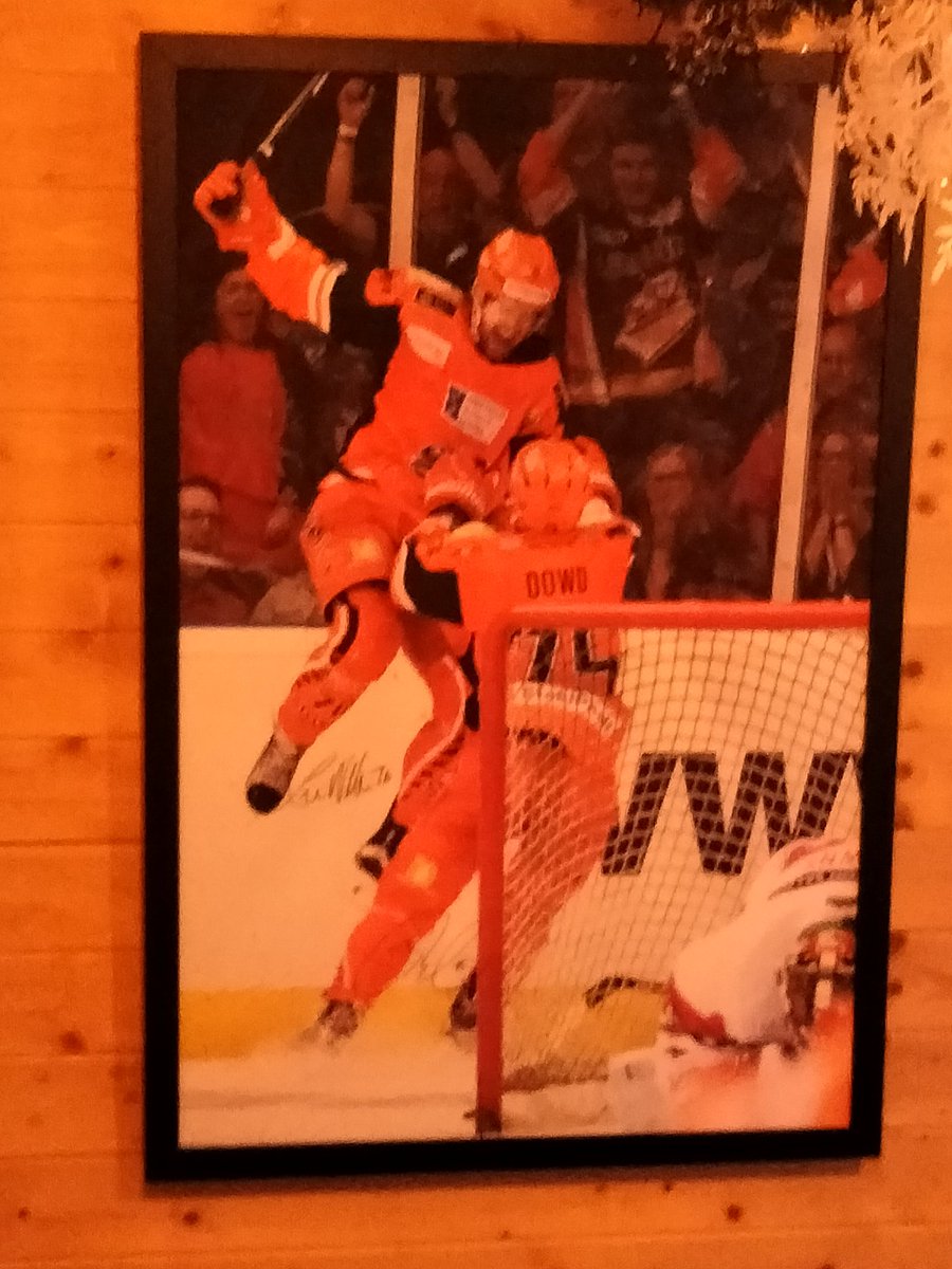 JohnTStephenso1's tweet photo. @dowdy75 pride of place in our bar https://t.co/yfXmvtHUvV