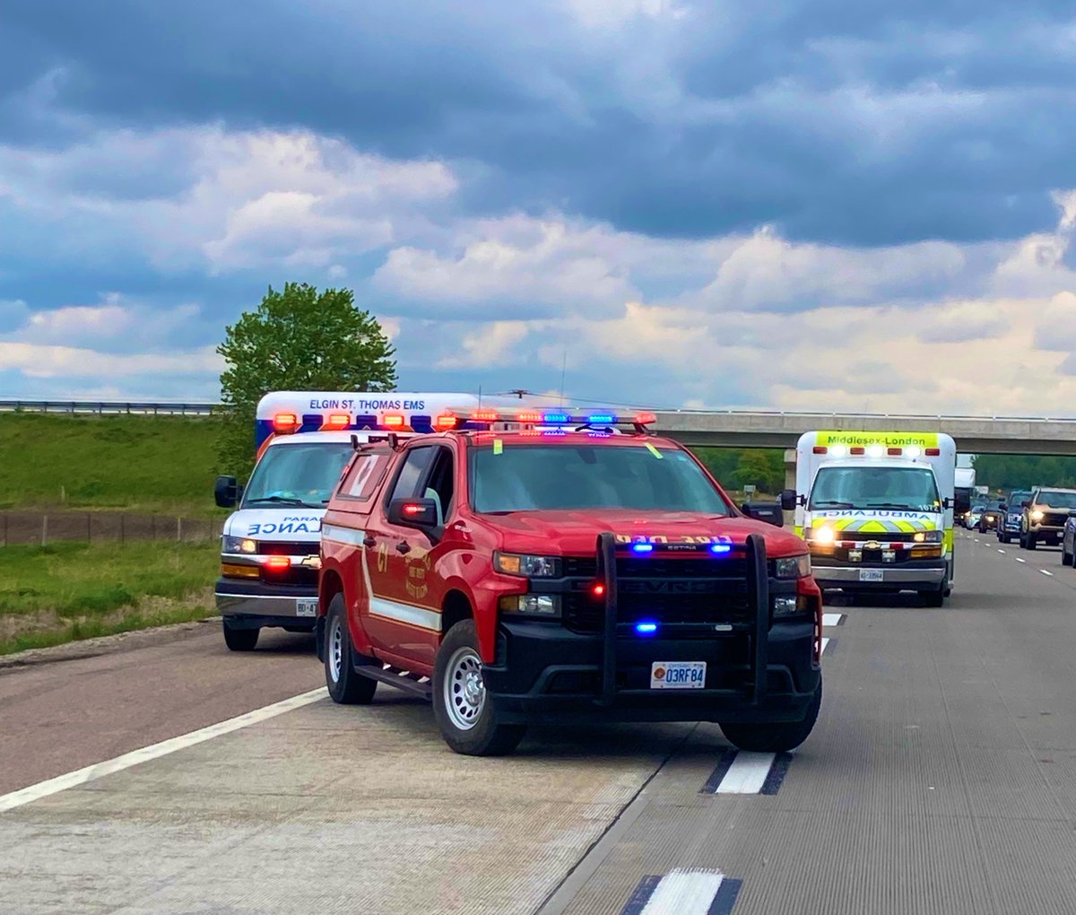 @SouthwoldFire on scene with @OPP_WR on #Hwy401 WB MM164, just past Union Rd @TwpofSouthwold for a 2-vehicle #MVC. @MedavieElginEMS, @MLPS911, & #OneidaEMS attended to assess patients. 1 lane is currently blocked.