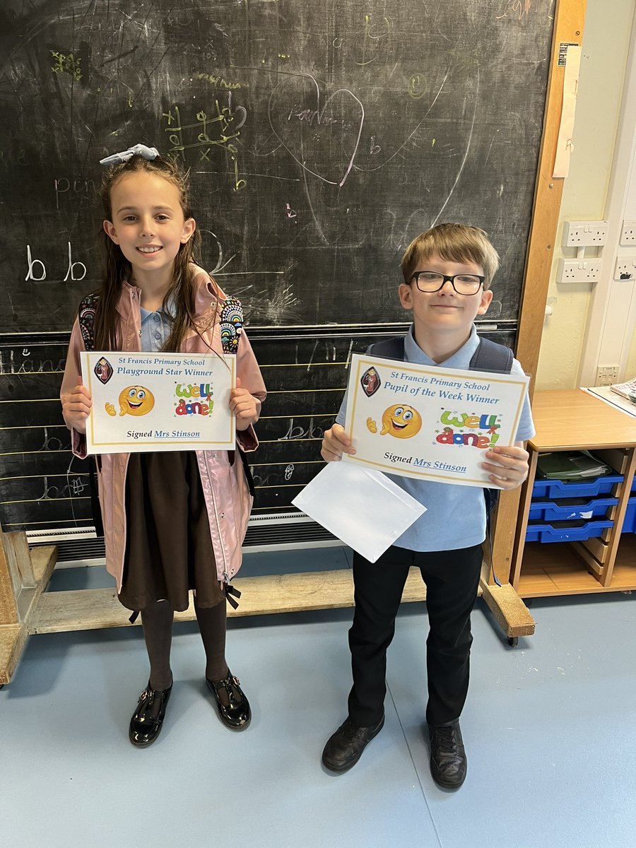 Miss_Castle7's tweet photo. This weeks pupil of the week and playground star 🌟 https://t.co/Ng0VvRzxxc