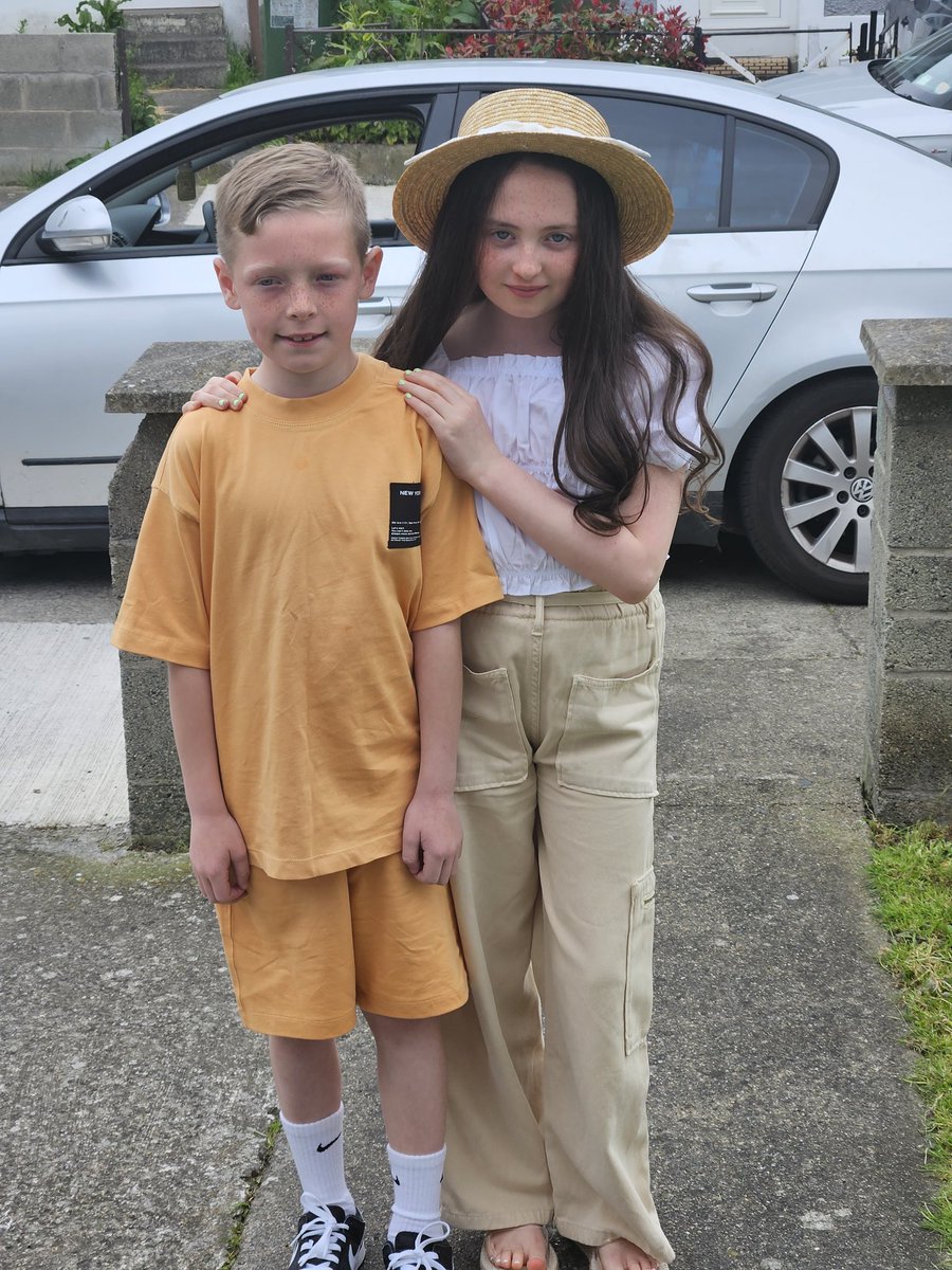 smith_jason8's tweet photo. Faye and her pal Myles  @Steok7 https://t.co/QZQwNk2230