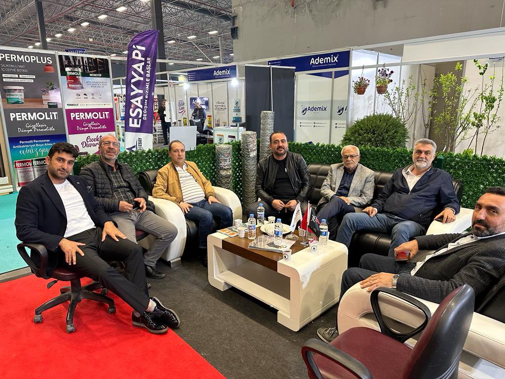 FEYAT GÜLTEPE (@feyatgultepe) on Twitter photo Van Yapı Fuarında standımızda bizleri ziyaret eden kıymetli dostlarımıza teşekkür ediyorum… <a href="/MetinOzabiler/">Metin ABİ</a> <a href="/YavuzKaraman_/">Yavuz Karaman</a> <a href="/ErgulGulac/">Ergül Gülaç</a> <a href="/cenapkaracavus/">Cenap Karaçavuşoğlu</a> Van Yapı Fuarında standımızda bizleri ziyaret eden kıymetli dostlarımıza teşekkür ediyorum… <a href="/MetinOzabiler/">Metin ABİ</a> <a href="/YavuzKaraman_/">Yavuz Karaman</a> <a href="/ErgulGulac/">Ergül Gülaç</a> <a href="/cenapkaracavus/">Cenap Karaçavuşoğlu</a>