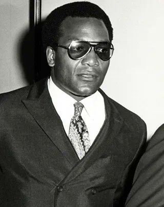 healatainer's tweet photo. NOBODY Got DOWN LikE JIM BROWN. From The FOOTBALL FIELD, to a CIVIL RIGHTz DEAL, As a STRONG BLACKMAN He TOOK a STAND. MY BROTHER there Will NEVER B ANOTHER. U KEpt it TRUE. ThiZ is Y I ROCK 'THIRTY-TWO(32)!!HEALATAINMENTz HOT TRAK, No. # 70, PEACE POWER RESPECT!!! NuBiaN ScHoLaR https://t.co/KlKwbUuM9G