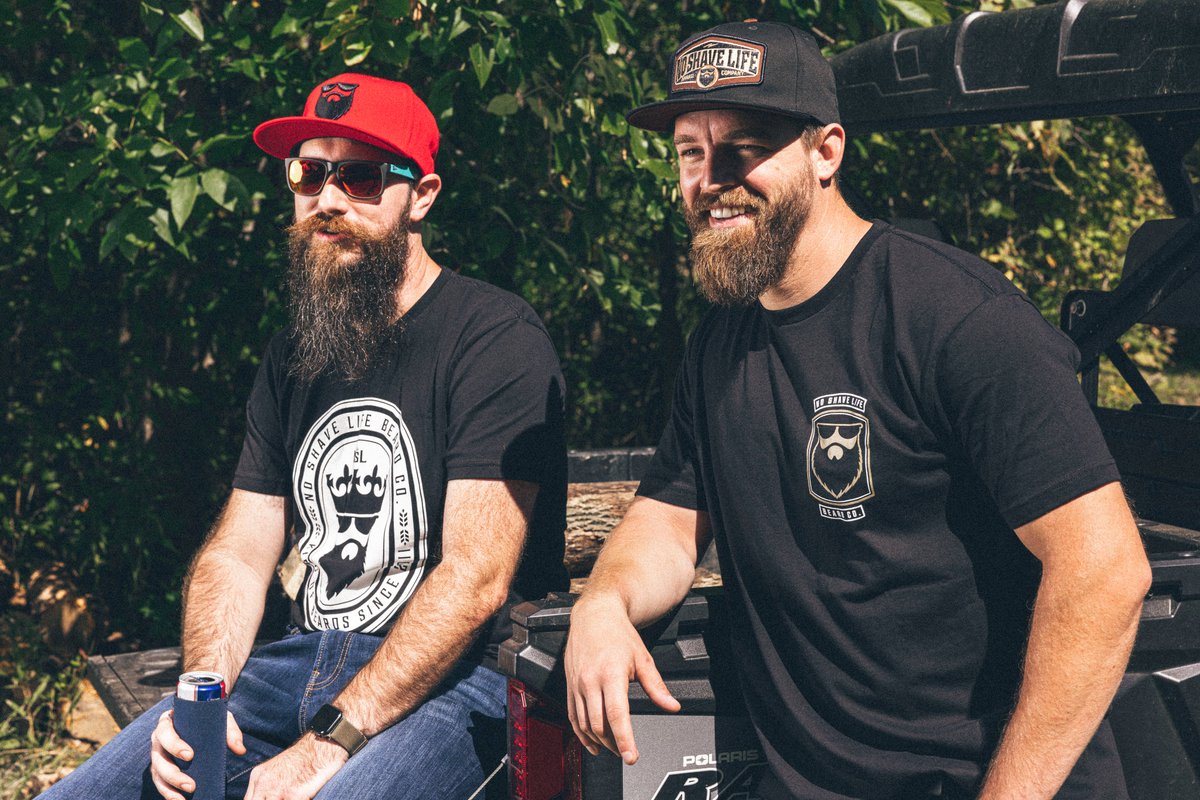I call this one, '#beardedmen relaxing'!

Do you like it?  Then come to my shop and buy a hat:

noshavelife.com/pages/search-r…

#BEARDS #gifts #fathersdaygiftideas