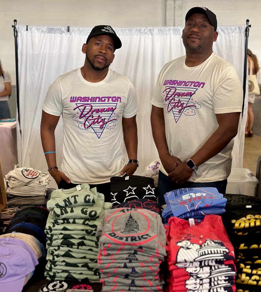 BailiwickCrewDC's tweet photo. The Dream Team ✨
Introducing our new Washington Dream City shirt! It’s a vintage white shirt with serious retro vibes.
We’ve got it all weekend at #uniquemarkets AND online!
https://t.co/3a5o9Xta8w
And we’re thinking about making it in a crop top too 🤔 https://t.co/k4qf4GOCKn