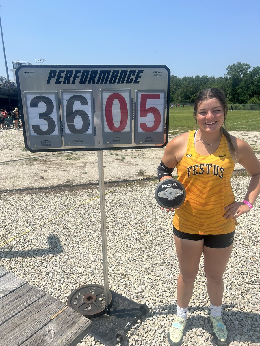 Rylie finished 2nd in the discus and advances to the state meet in her second event.

🐯