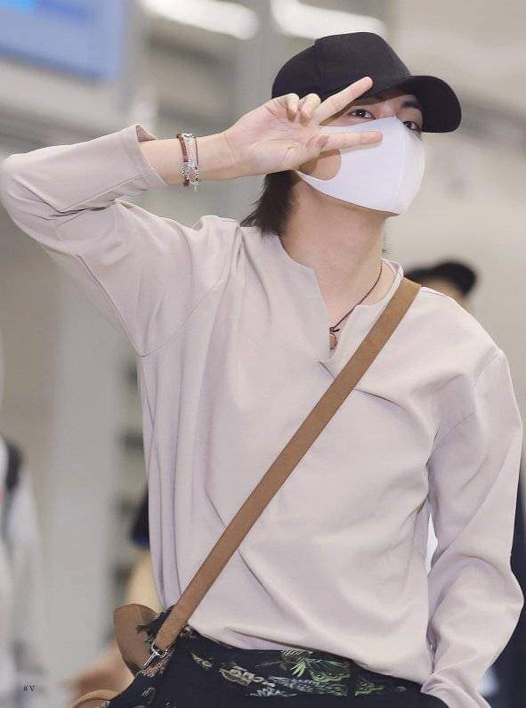 بمیرم برات بچم:_)
فقط فریش کنید بچمو
WE LOVE YOU TAEHYUNG
WE LOVE YOU TAEHYUNG
WE LOVE YOU TAEHYUNG