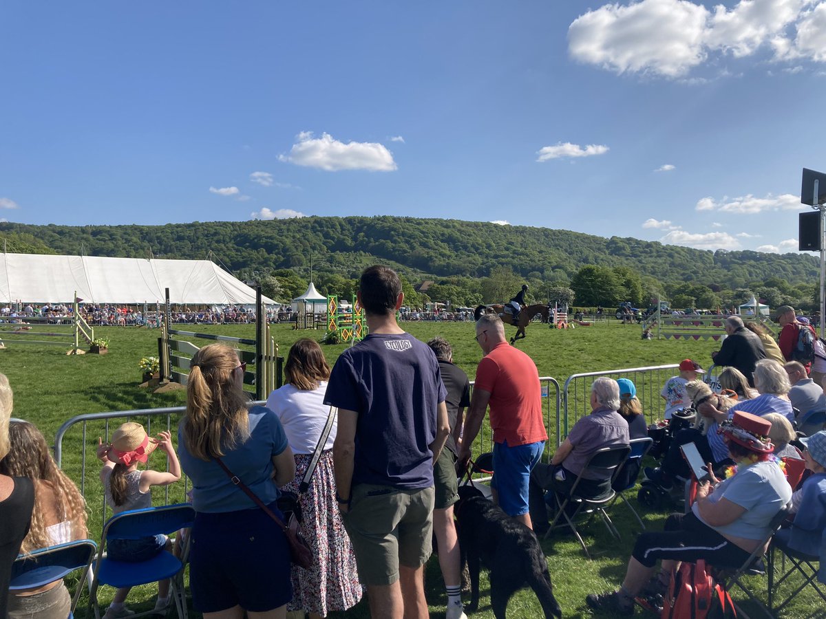 GregMulholland1's tweet photo. The wonderful annual @OtleyShow is the oldest one day agricultural show in the country. It must also have one of the most beautiful show grounds. Glorious. 

#Otley #OtleyShow https://t.co/mWZcpFIsDO