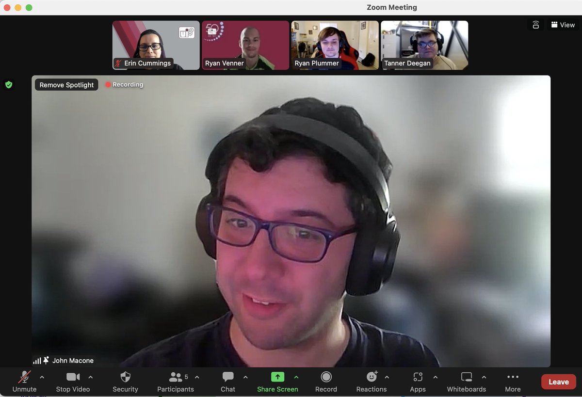 ErinC_CCIU's tweet image. Happening now!  @RyanV_CCIU and I are hosting an esports panel with collegiate esports coaches as part of @remakelearning! @PSELesports #psel #esports #remakelearning #TeamCCIU