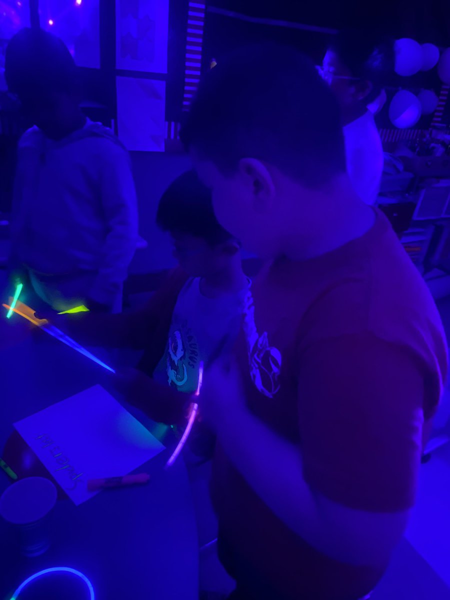 patgeyer's tweet photo. When @JoannaAmbrosio4 invites you to a GLOW PARTY in her classroom, you go!!!! #gradethree #glowparty #activelearning #fun #celebrate #culture #classroomculture #kindness #love #schoolculture https://t.co/WqD9vIuSfM