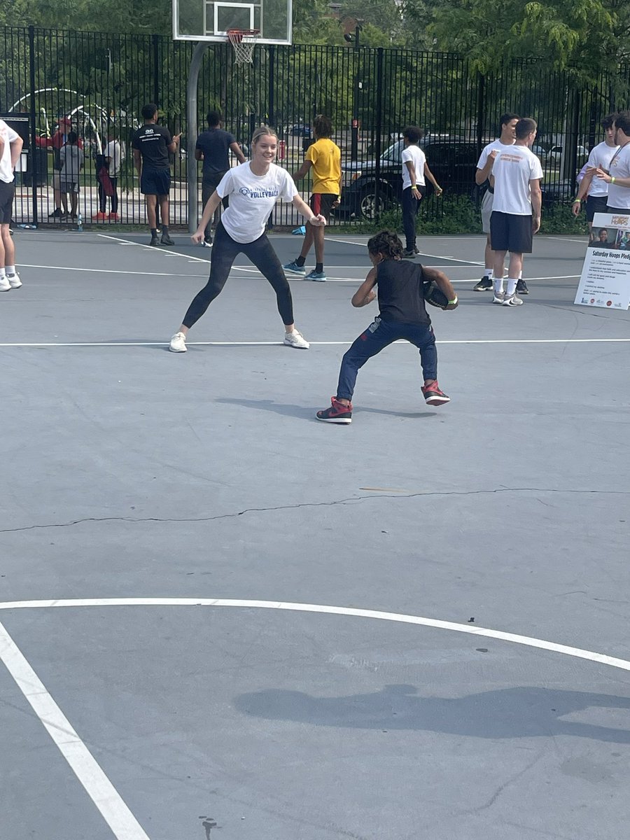 Had an amazing day with <a href="/CYCYouth/">cycyouth</a> at their weekly Saturday Hoops Session. Love this City!