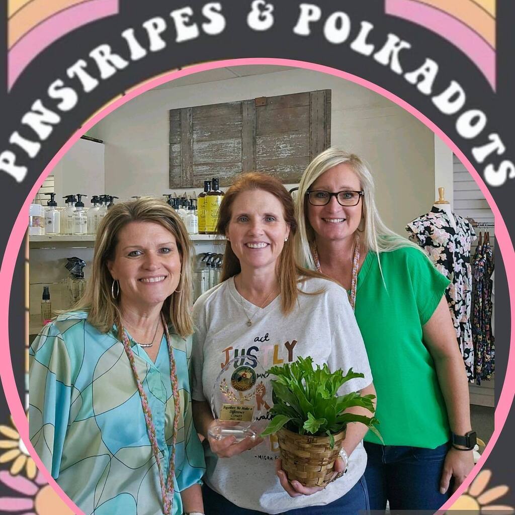 Lake Park Elementary is proud to award our Community Partners in Education “Small Business of the Year” award to @pinstripespolkadotsllc . Audrey donates a great deal of her time and resources to our school.  Many often aren’t even aware because she just… instagr.am/p/CseYdAJOumb/