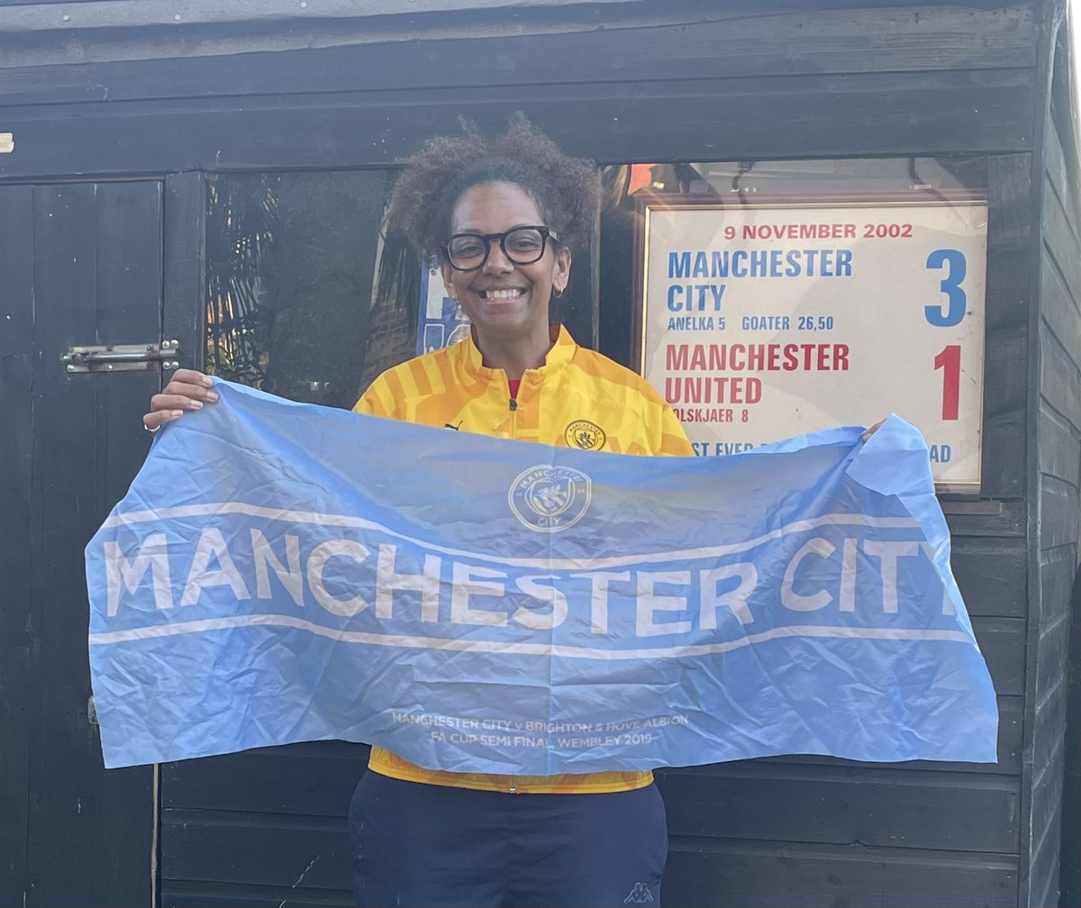 Get the flags out kids #MCFC #CTID