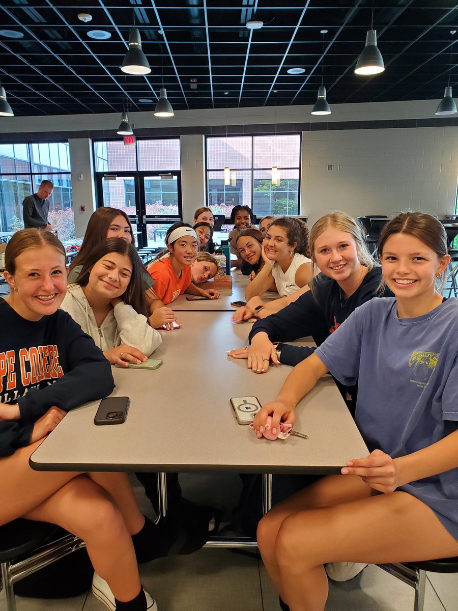 chixsports's tweet photo. JV girls soccer made self care bags for students that go to the counseling office for mental health services. They contain some inspirational messages, a fidget, stress ball, journal and pen, and other items. The team packed over 100 bags.
#outwardfocus #eastpride https://t.co/83ihchx3BI