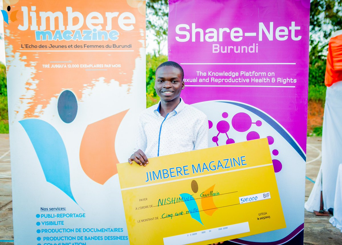 MagazineJimbere's tweet image. 3️⃣ Nishimwe Guillain, élève en seconde artistique à l’#ETSA occupe la troisième position. Il gagne 500.000 #Fbu 

✍🏾 Son oeuvre traite le droit à l’information sur les services de santé sexuelle et reproductive 

🔙 Rappelons que 10 candidats étaient en lice pour cette finale de
