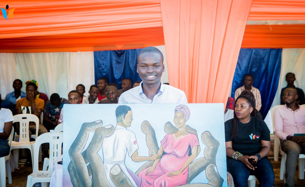 MagazineJimbere's tweet image. 3️⃣ Nishimwe Guillain, élève en seconde artistique à l’#ETSA occupe la troisième position. Il gagne 500.000 #Fbu 

✍🏾 Son oeuvre traite le droit à l’information sur les services de santé sexuelle et reproductive 

🔙 Rappelons que 10 candidats étaient en lice pour cette finale de