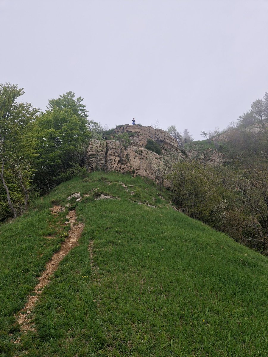 Snip6974's tweet photo. Sortie en montagne pour aller voir #FeuOLac ça fait tellement de bien d'être dans la nature ! 🥰
(OK ça serait bien que le temps se dégage un poil plus) https://t.co/DcFiuSKY3T