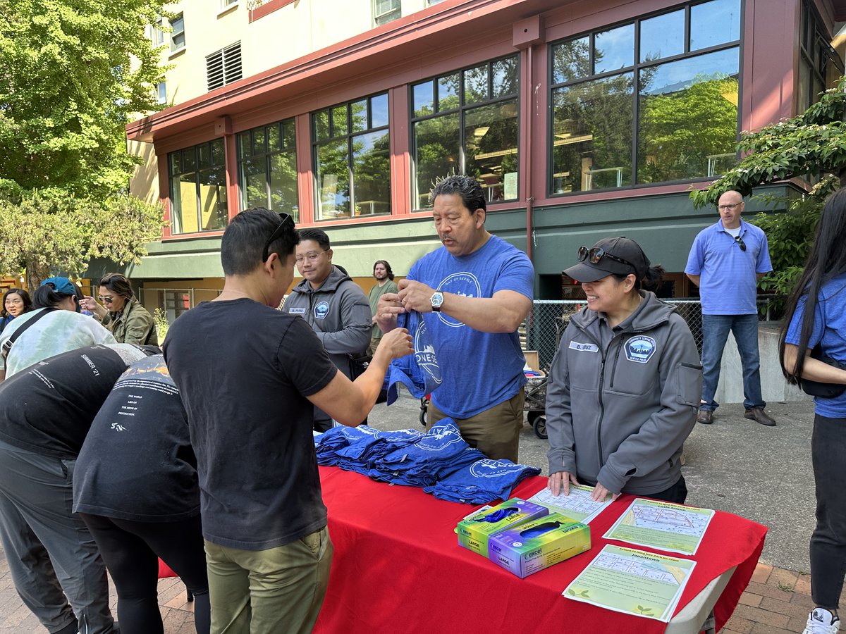 Seattle’s Chinatown-International District is a cherished neighborhood that we are committed to preserving and investing in. Today, the community is coming together for cleaning and beautification events to maintain this landmark for generations to come. #OneSeattle #DayofService