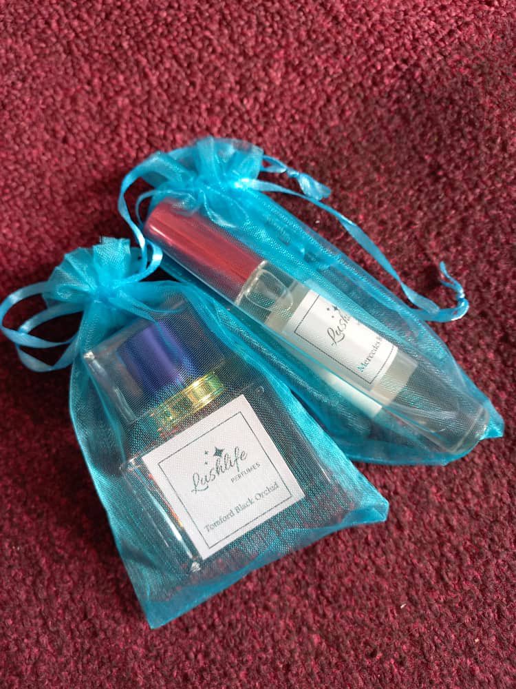 BeckyKaweesa's tweet photo. @Esau_Matsiko Affordable oil perfumes, lasts 24hrs, pocket sized bottles. Find us at Trade center Ntinda G09  ☎️ 0700857968 for more details. https://t.co/2Anejbkkb1