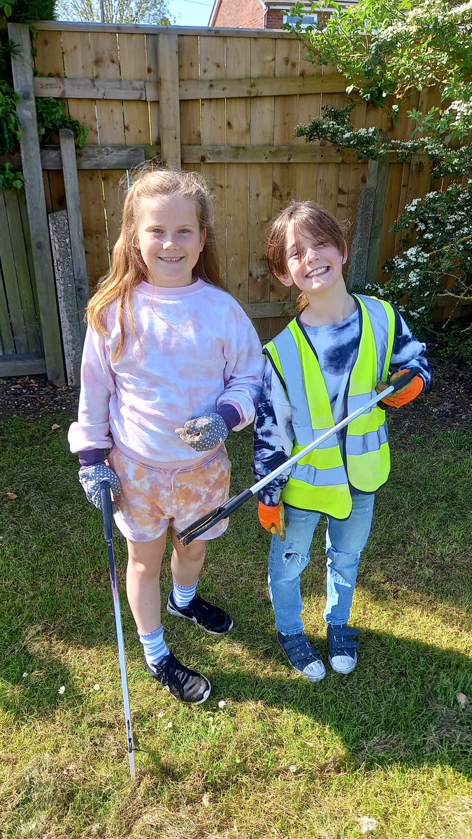 An incredible morning of litterpicking across our school grounds. 16 bags by our great volunteers! Thanks to our local Waitrose for supplying us with volunteers and refreshments. Well done guys!

#WCLPSEcoSchool
<a href="/gh_eco/">Eco-SchoolsGH</a> 
<a href="/waitrose/">Waitrose & Partners</a>