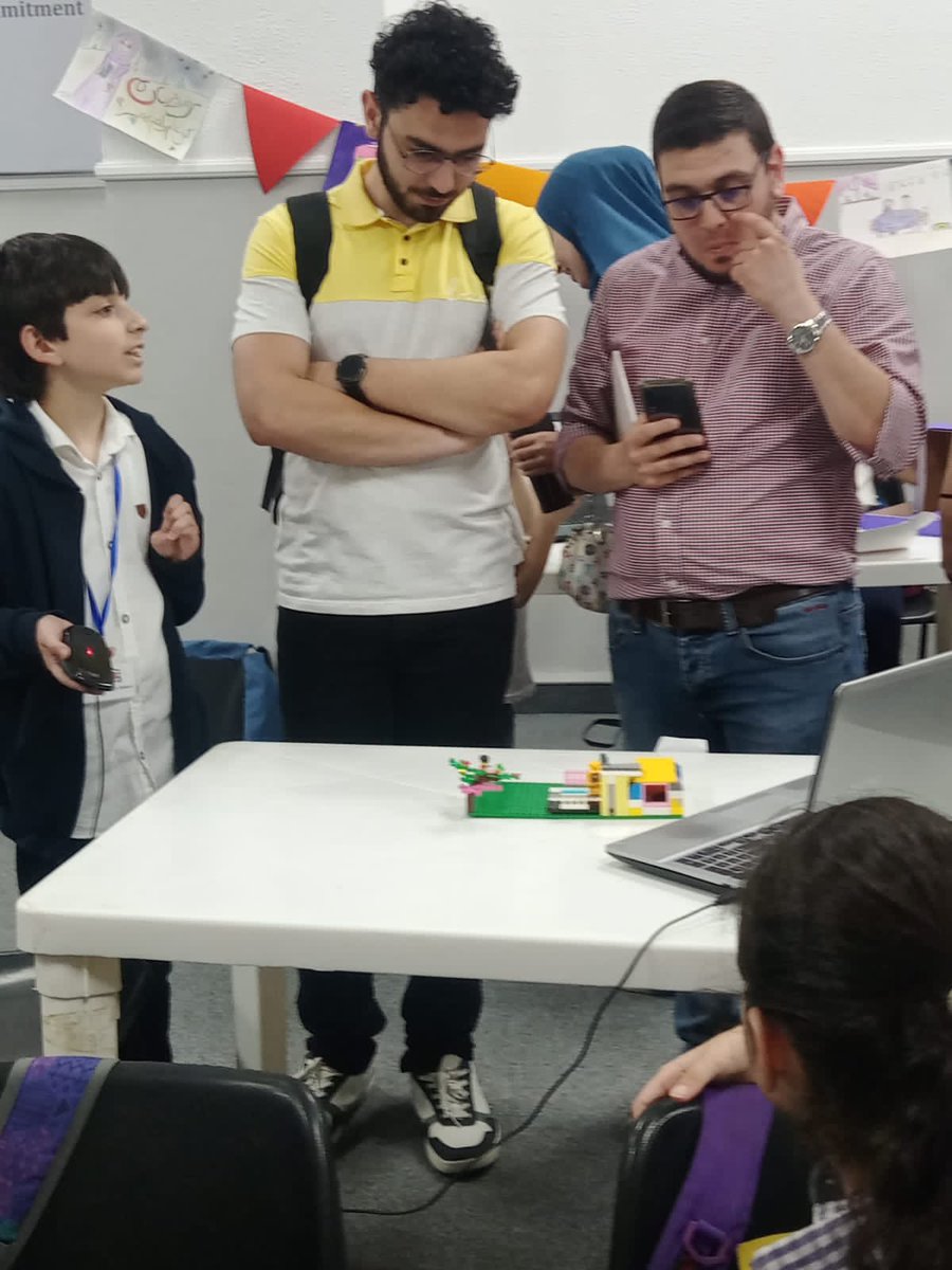 EdtechRhhs's tweet photo. Congratulations to Yamen Issa, the winner of the Judges Award 🏆 at the #DoYourBitLB fair 
@RHHS_Saida @RHHSInterD @microbit_edu @TabletAcad_MENA https://t.co/Qw9YOLbDeW